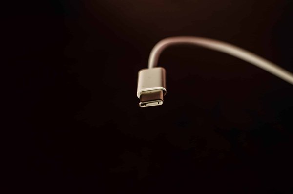 Les différences entre les interfaces USB-C et Thunderbolt : lesquelles privilégier ?
